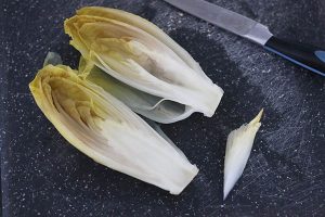 Witlof gevuld met pittig gehakt