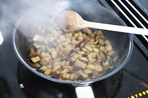 Mini pides met aubergine