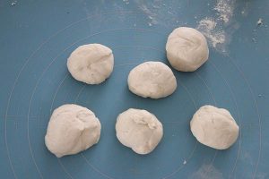 Mini pides met aubergine