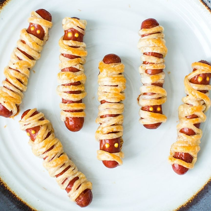 halloween knakworst mummies