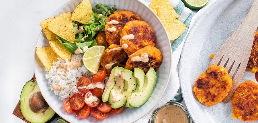 Mexicaanse bowl met krokante zoete aardappelkoekjes