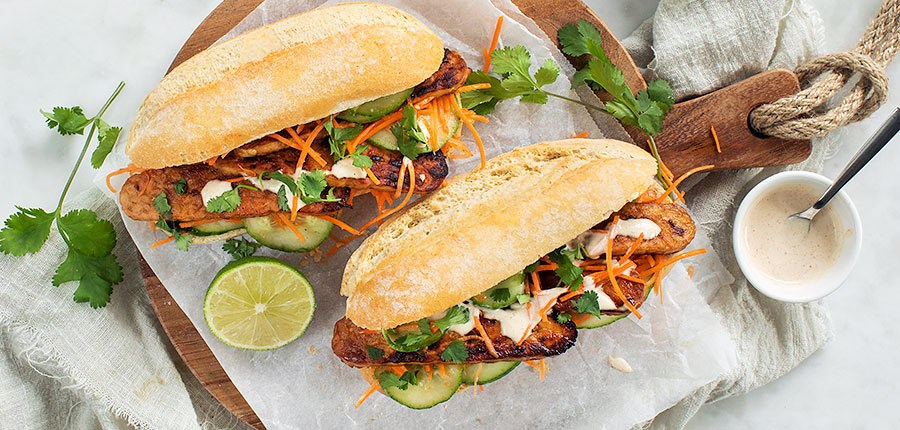 Banh mi (Vietnamees broodje) met tempeh