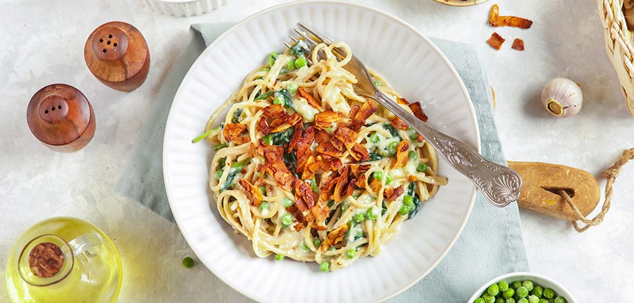 Romige vegan pasta carbonara