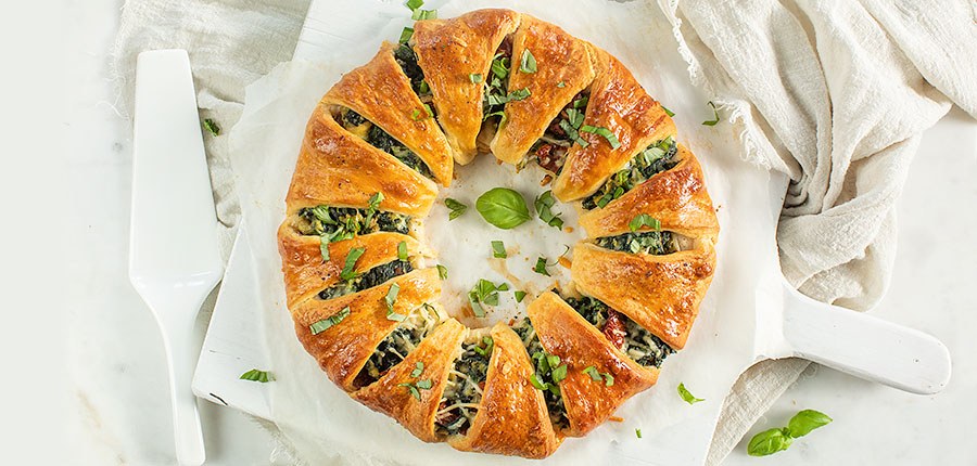 Croissant krans met spinazie