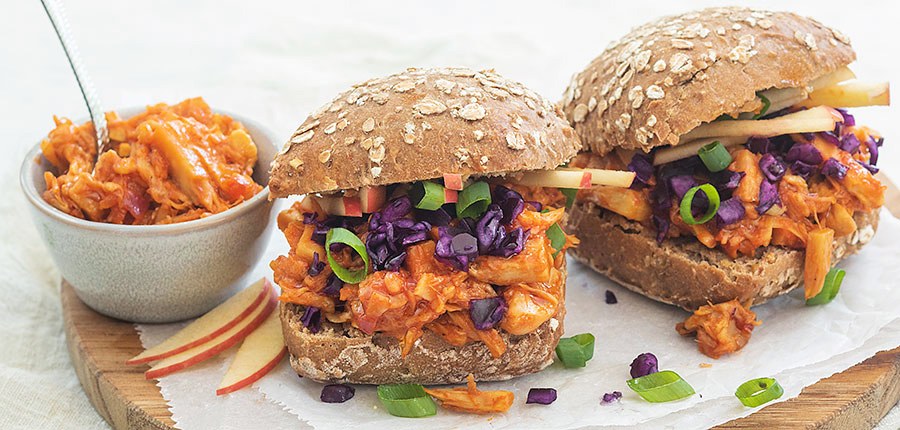 Broodje pulled jackfruit met bbq-saus