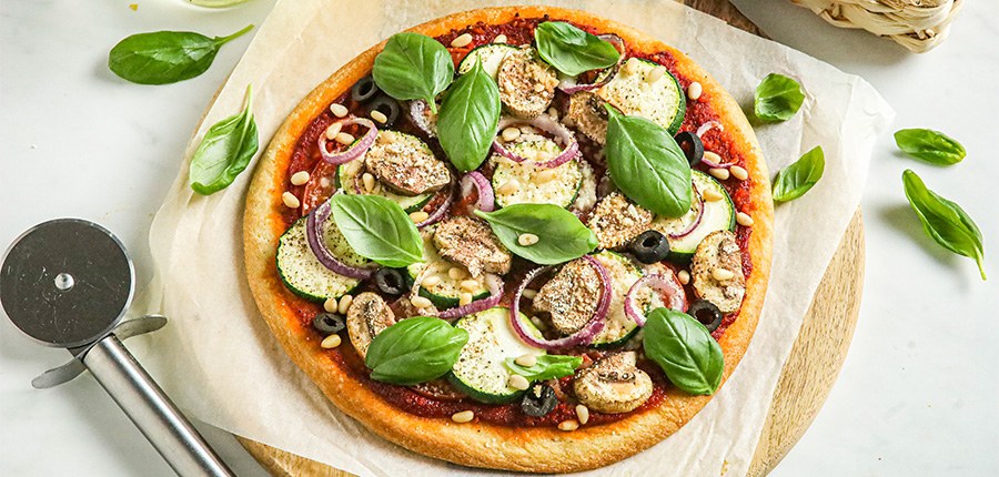 Vegan pizza met groenten