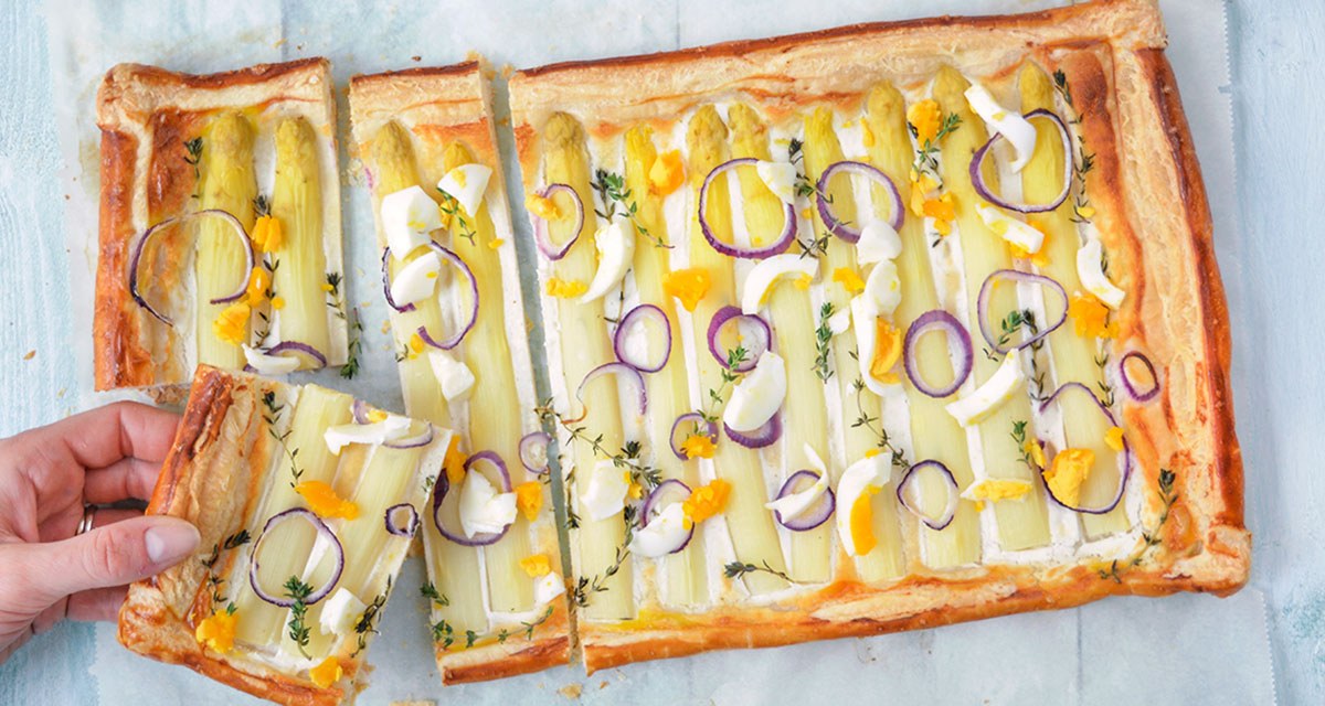 Plaattaart met asperges