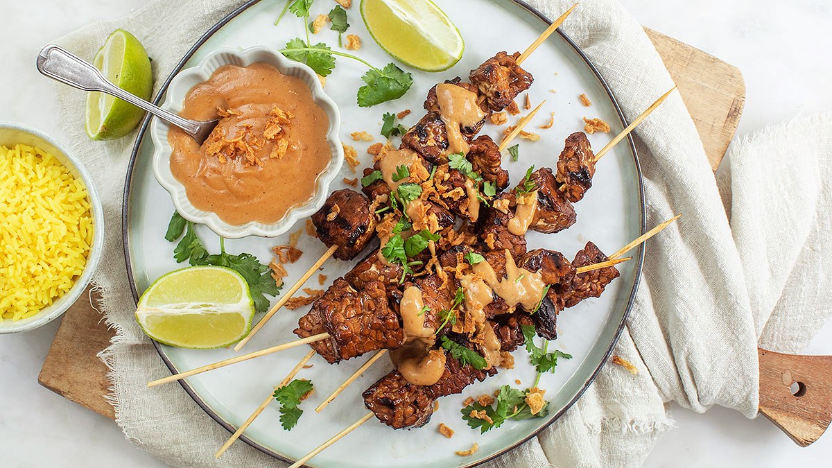 Tempeh saté spiesjes