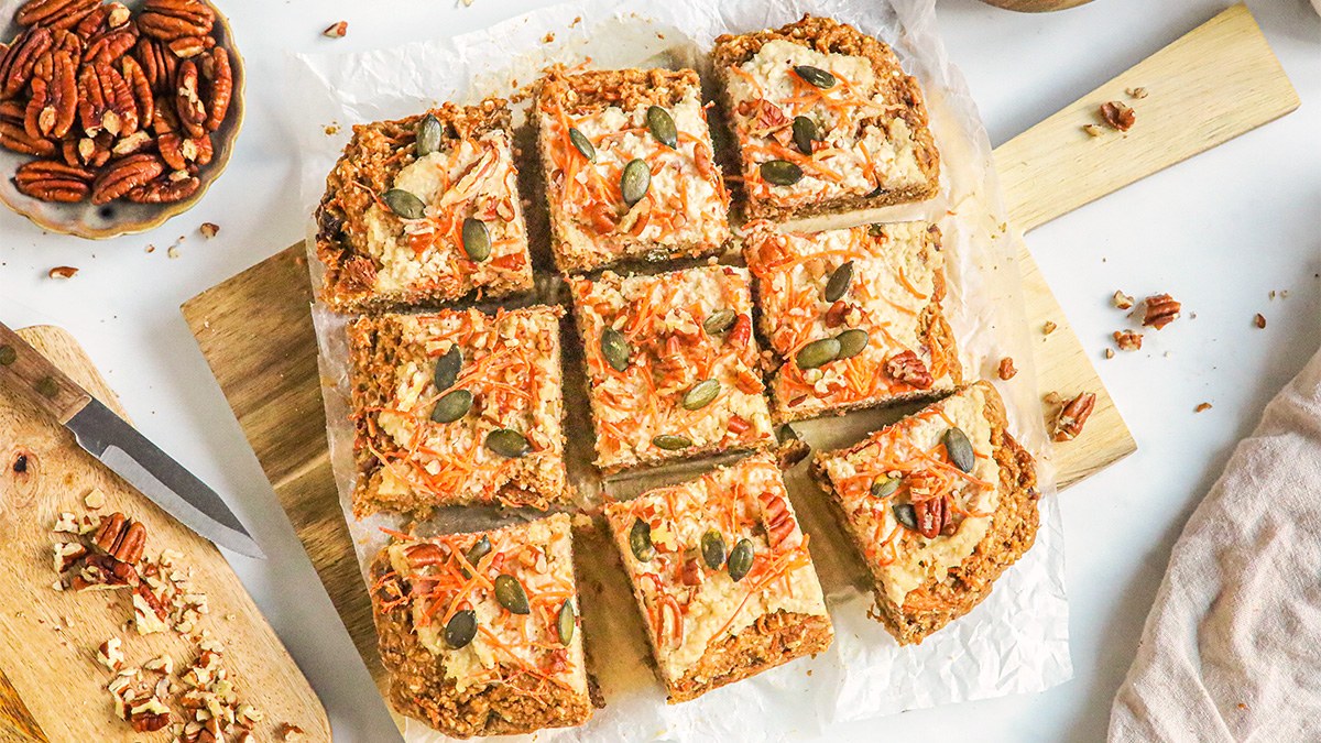 Vegan carrot cake met romige frosting