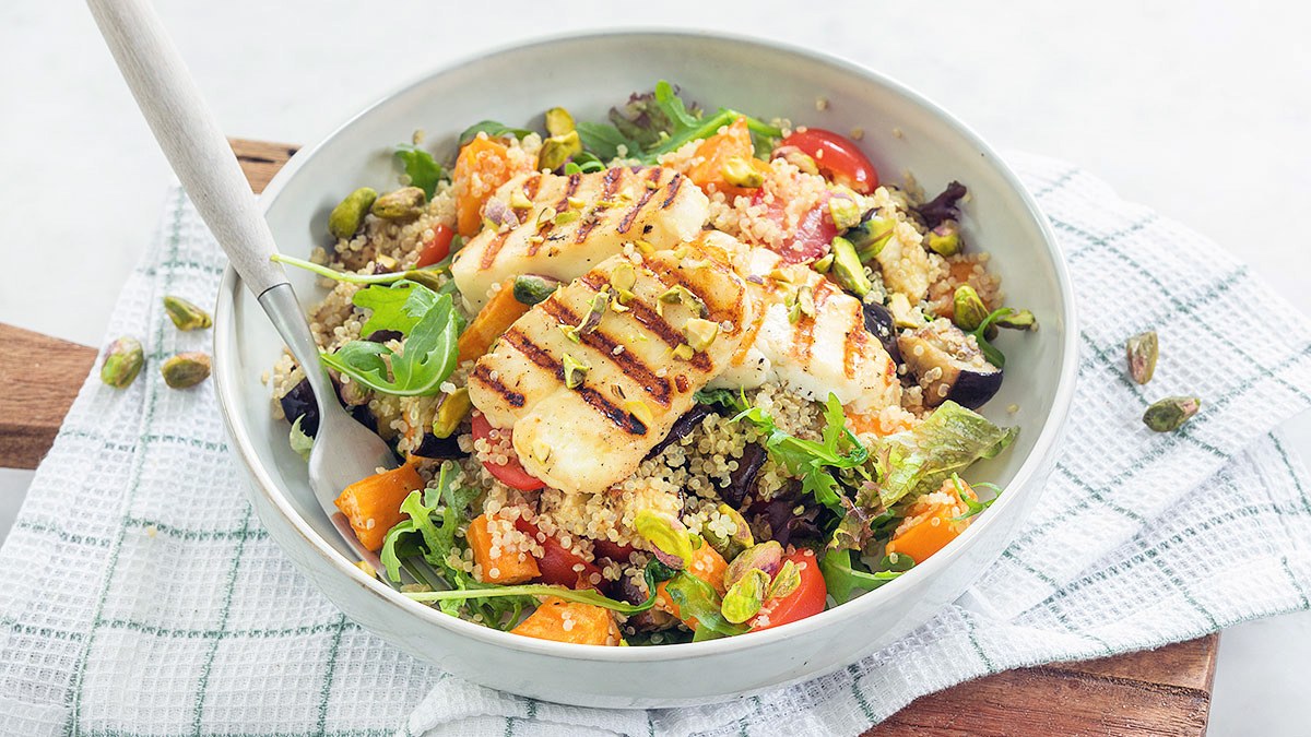 Quinoa met gegrilde groenten en halloumi