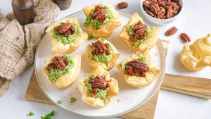 Bladerdeeg hapjes met avocado