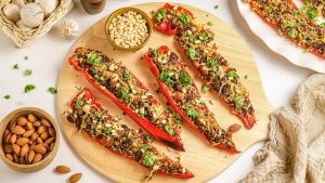 gevulde puntpaprika's met quinoa en amandelen