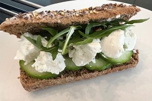 pitabroodje met geitenkaas stap 2