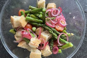 Panzanella groene asperge stap 3