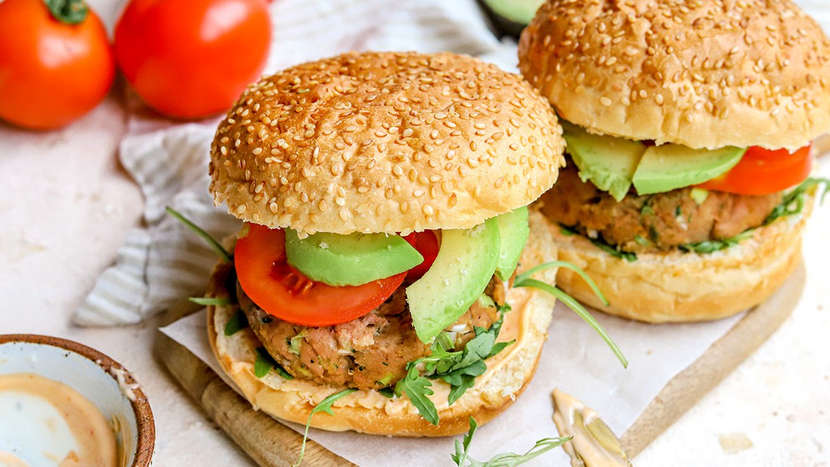 Zelfgemaakte tonijnburgers