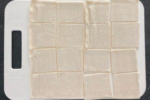 Bladerdeeg geitenkaas hapjes stap 1