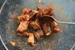 Maaltijd salade kruidige kip stap 1