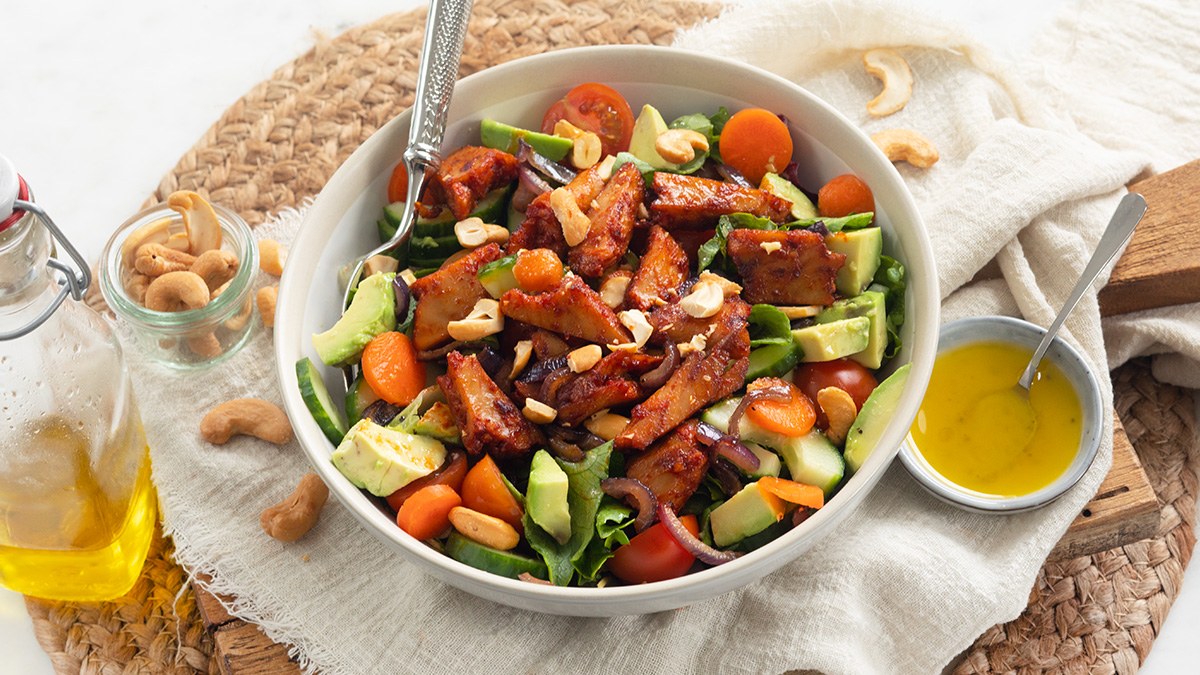 Maaltijdsalade met kruidige kip