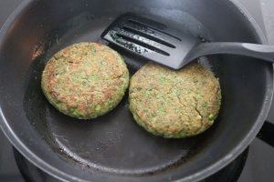 Doperwtenburgers stap 7