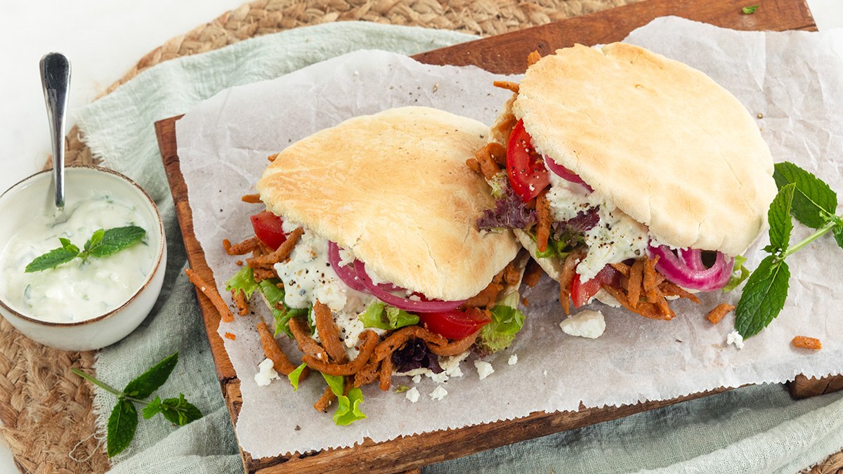 Griekse pitabroodjes met tzatziki