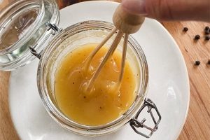 honing mosterd dressing maken stap 3