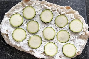 Pinsa met courgette stap 2