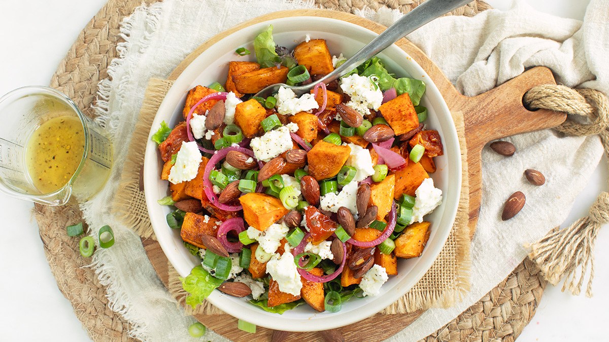 Salade met zoete aardappel en feta