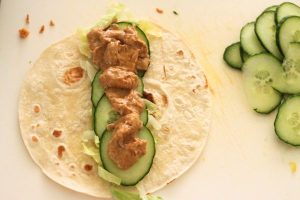wraps met kip sate stap 6
