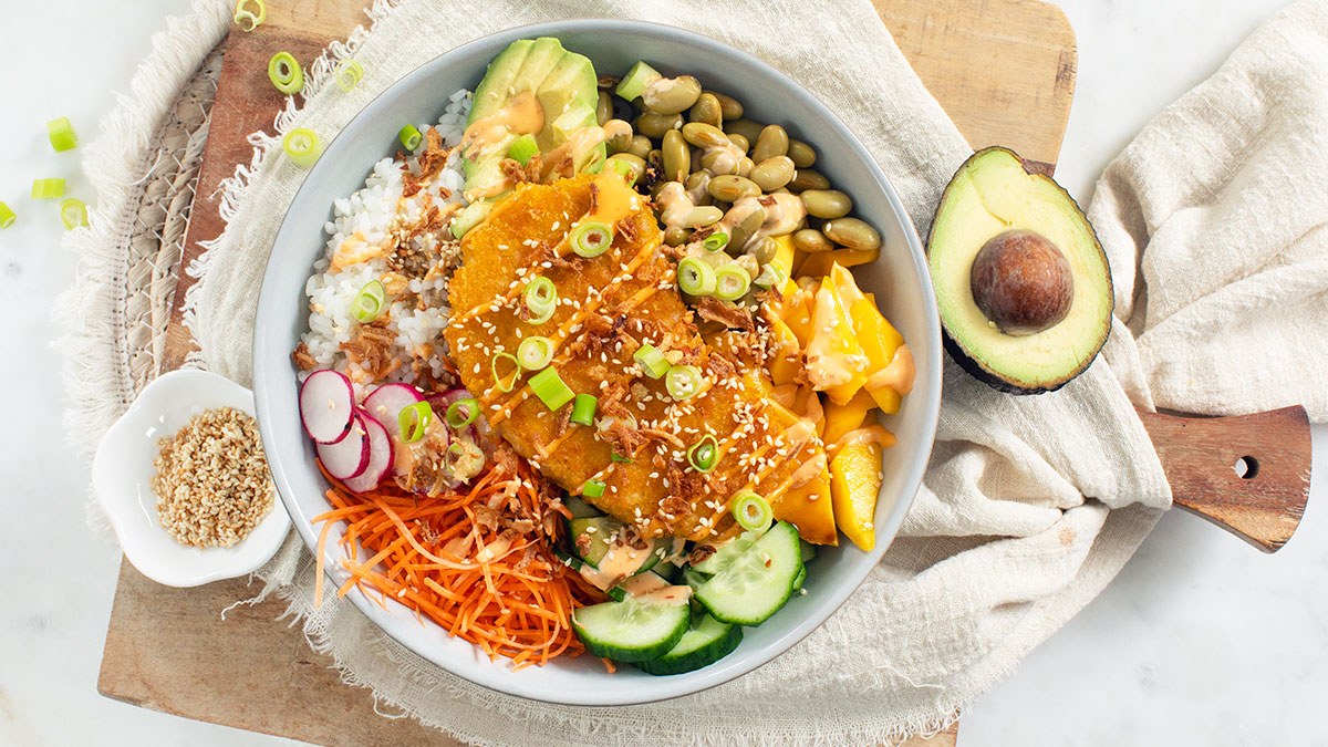 Poke bowl met krokante kip