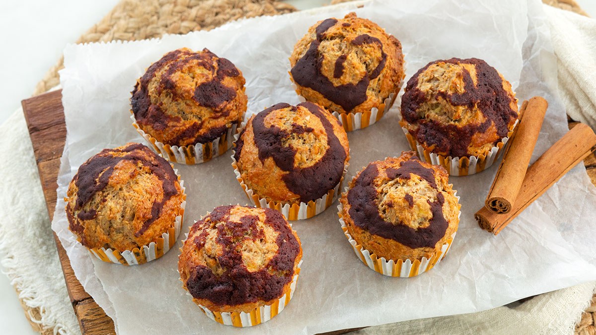 Bananenbrood muffins met kaneel swirl