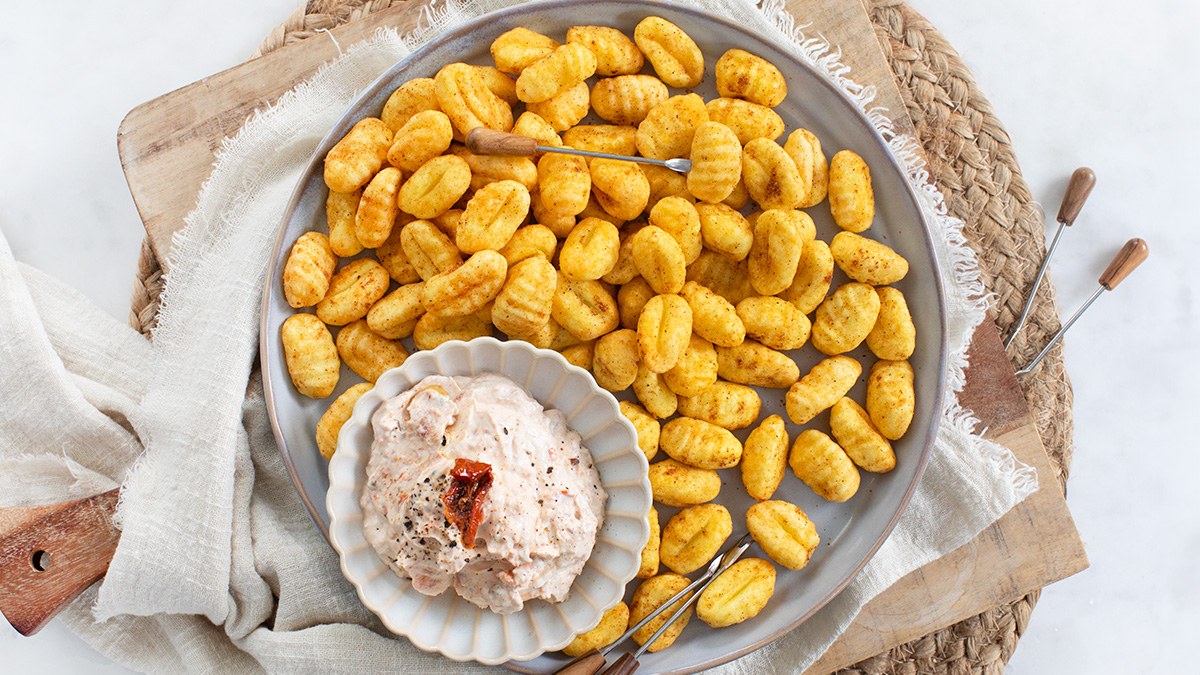 Krokante gnocchi met dip