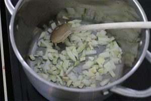 tomatensoep met balletjes stap 1