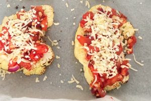 Gegratineerde bloemkoolsteaks met tomaat stap 6