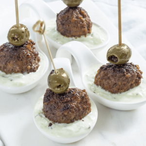 griekse gehaktballetjes in tzatziki