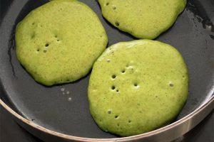 Groene pannenkoekjes met spinazie stap 3