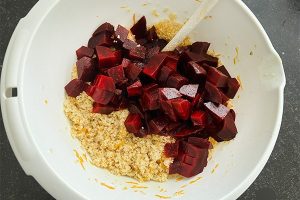 couscous met rode bieten en amandel stap 1