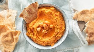 hummus met geroosterde paprika recept