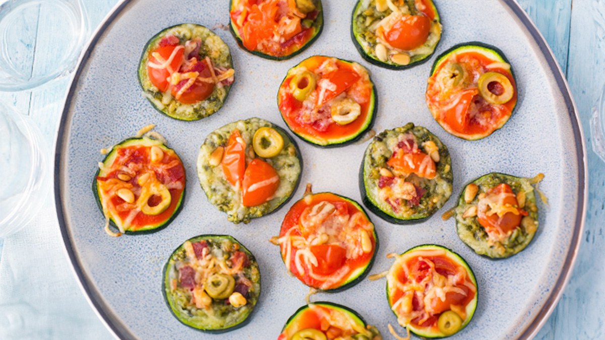 Mini courgette pizza’s