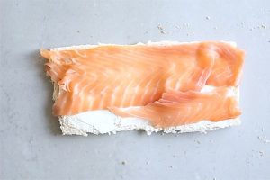 Zalm broodrolletjes stap 2