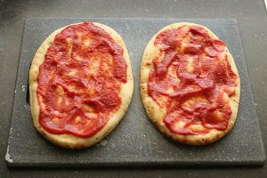 Naan pizza met kruidig gehakt stap 1