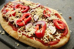 Naan pizza met kruidig gehakt stap 3