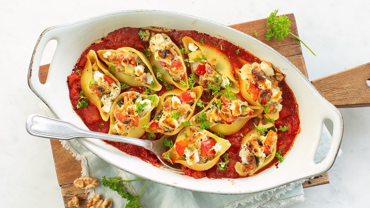 Pastaschelpen met groenten en geitenkaas