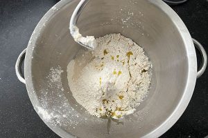 Quattro formaggi pizza stap 1