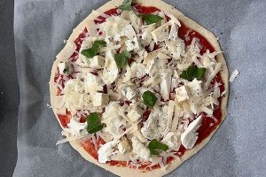 Quattro formaggi pizza stap 6