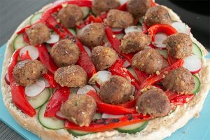 Turks brood sandwich met falafel stap 3