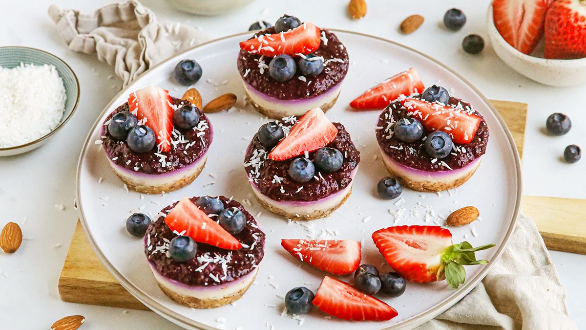 Vegan mini cheesecakes