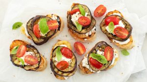 Bruschetta’s met aubergine en ricotta recept