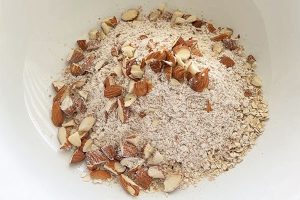 Aardbeien crumble ontbijt stap 1