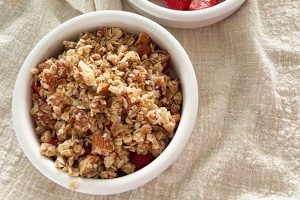 Aardbeien crumble ontbijt stap 5