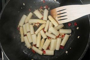 Oosterse asperge wok stap 2